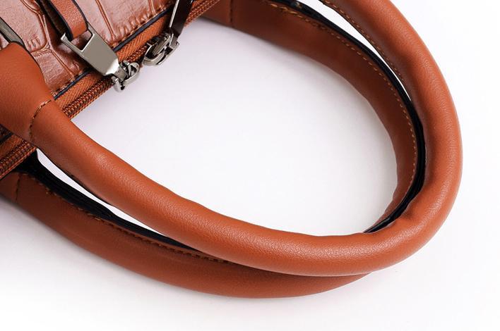 Soho | Palmer - 4-Piece Crocodile Pattern Handbag