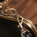Soho | Vintage Kiss-Lock Bag - Retro Chic Essential