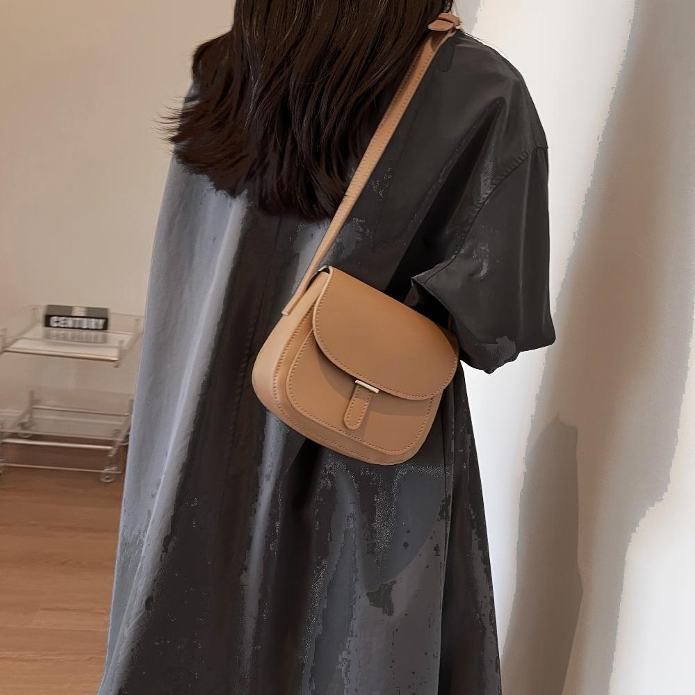 Amelia Retro Saddle Crossbody Bag | Soho